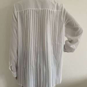 Blusa plisada Aniston SELECTED, blanca, talla 36