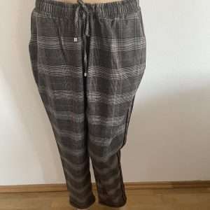 Брюки-слип Aniston SELECTED с клетчатым узором, из шерсти белого, черного цвета, размер 44