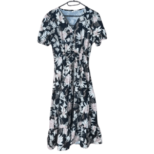 Damenkleid mittellang, im Blumenmuster, mit Rüschensaum, in Schwarz, Größe L