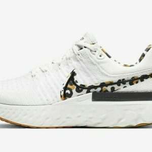 Nike React Infinity Run 2 damestrainers, in wit/zwart, maat 38